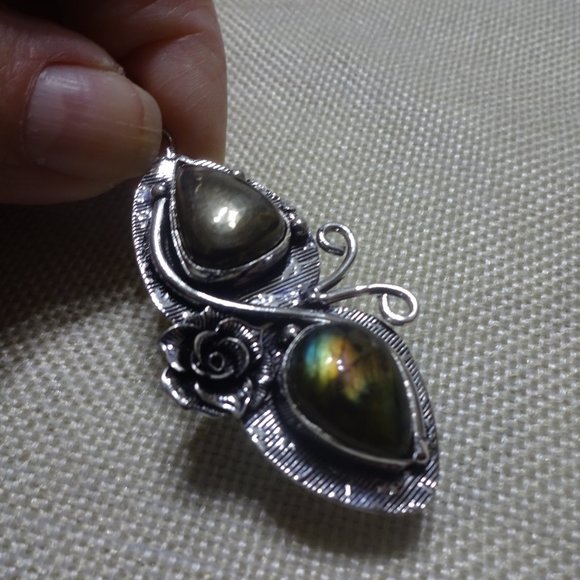 Floral "APACHE PYRITE & LABRADORITE" Handmade Sterling Pendant/Chain #595B - Picture 3 of 3